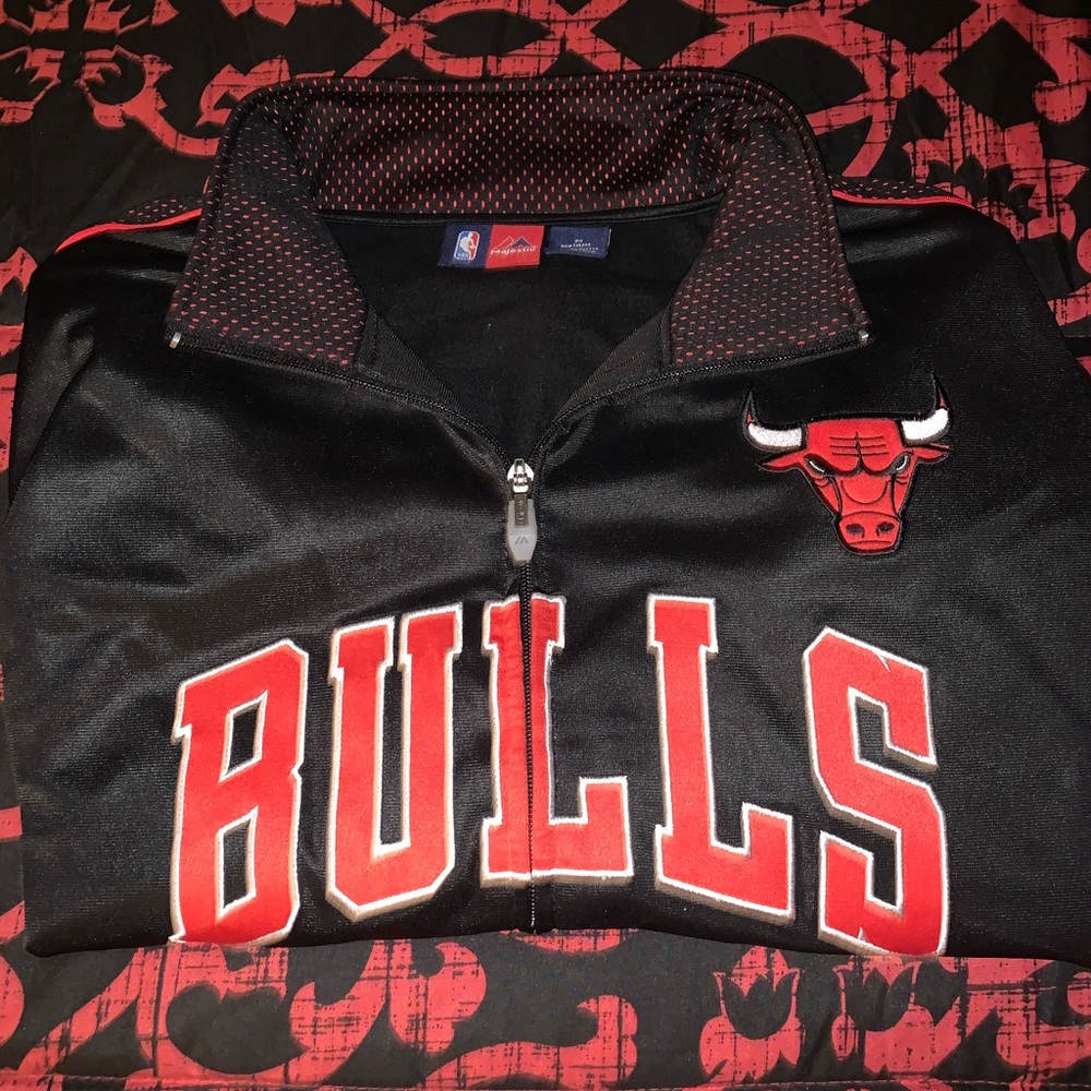 Bulls zip up jacket